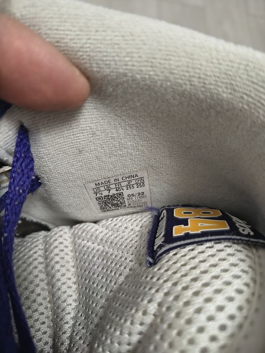 Vând adidași adidas