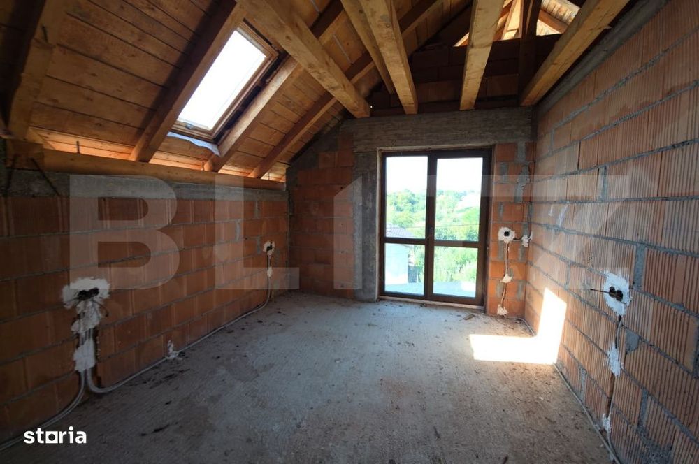 Teren 10 ari cu casa la rosu 240 mp cu plus garaj–Valea Rusului, pan