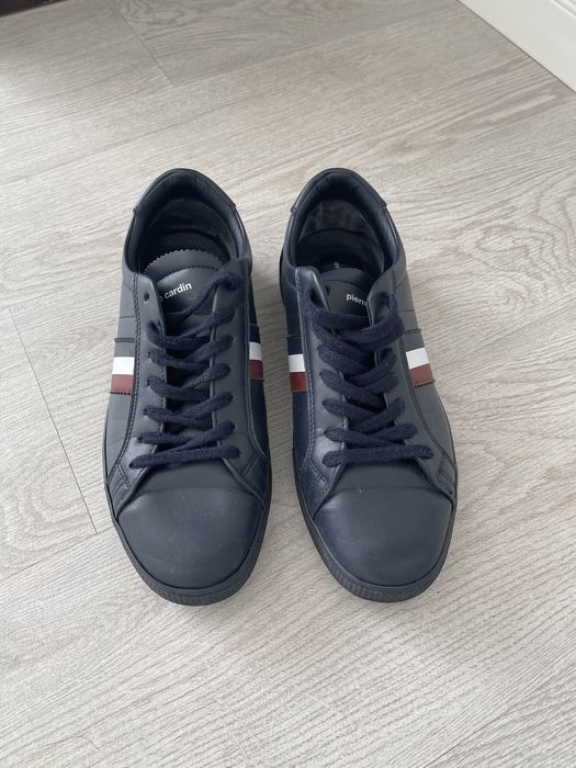 Продам кроссовки