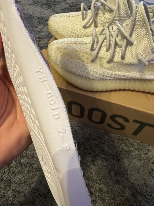 Yeezy Boost 350 v2 Light 42