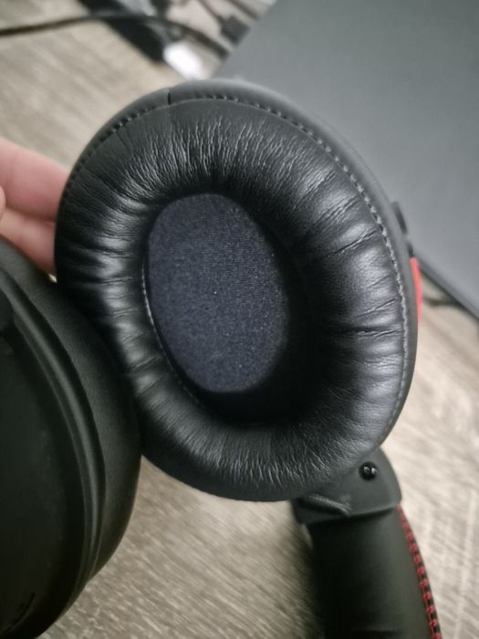 Vând căști hyper x cloud Alpha