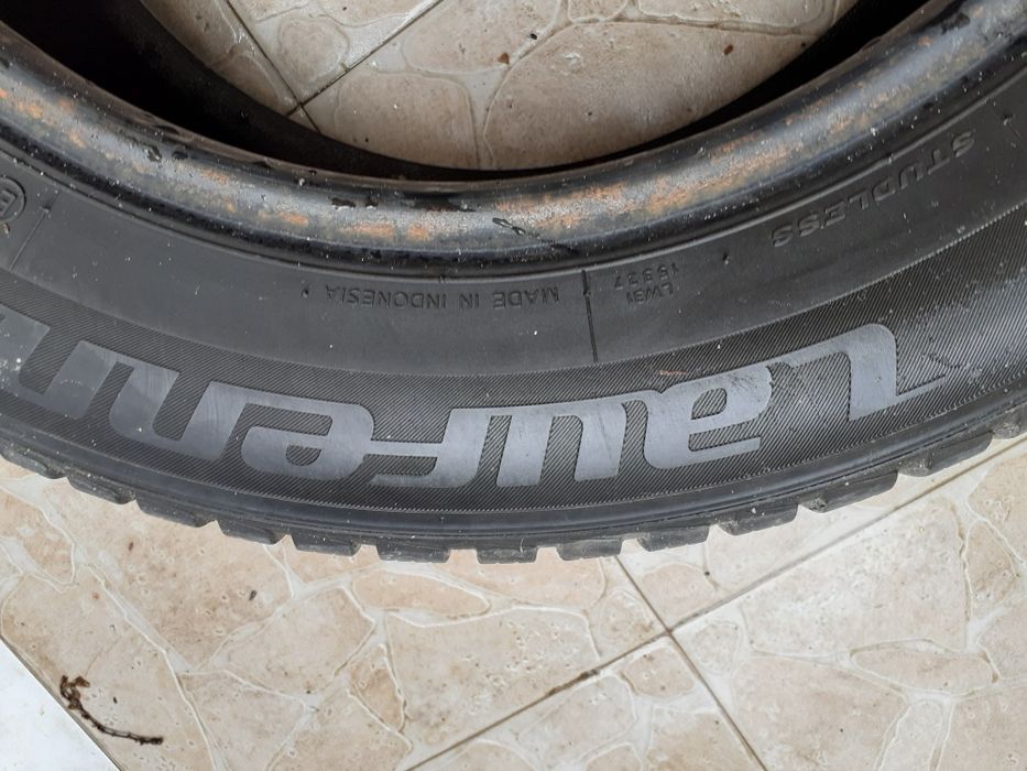 Зимна гума 205/60 R16 92H,много запазена с хубав протектор,