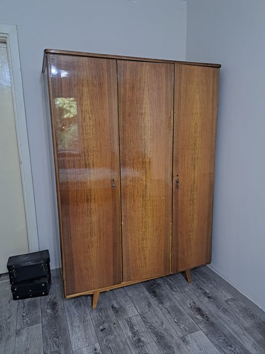 Продам шкаф для одежды