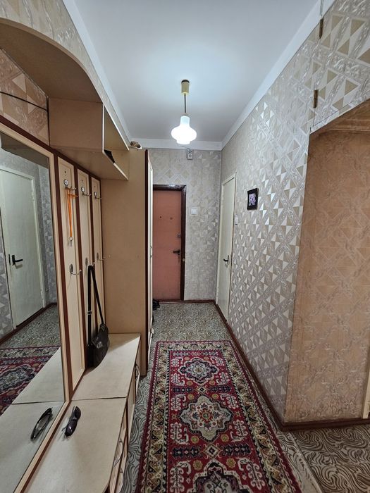 Сдаётся квартира Феруза ЭКО базар 1в2/4/4 45м²