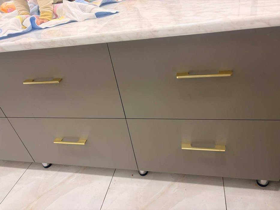 Идеал ҳолатдаги ошхона мебеллари сотилади