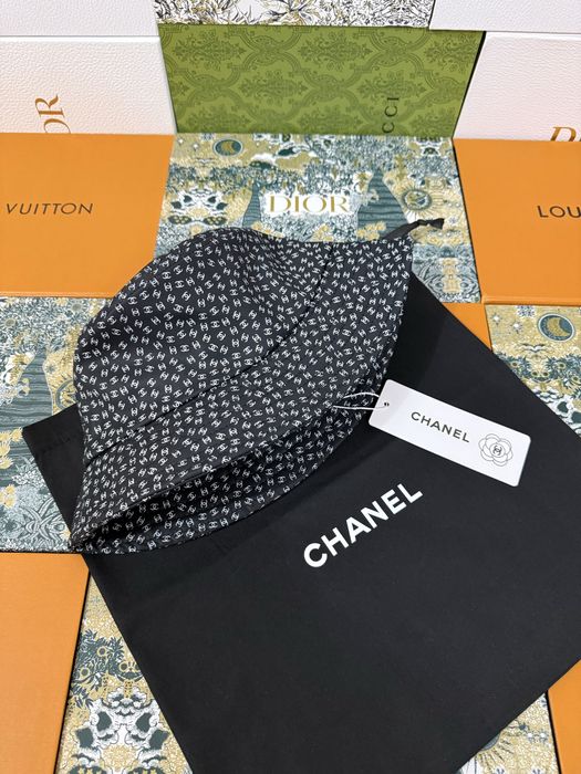 Дизайнерски шапки New Season