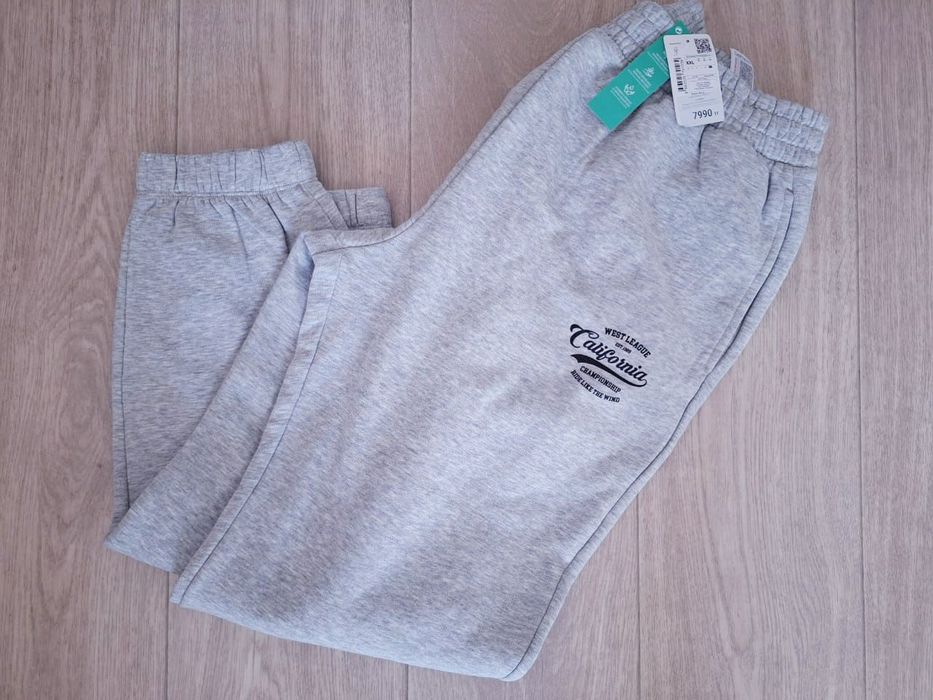 Продам два пакета женской одежды