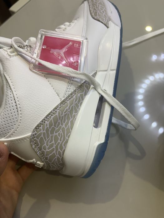 Adidasi Jordan 3 albi pure money marimea 42
