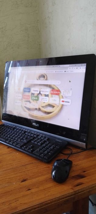 Моноблок Asus в хорошем состоянии