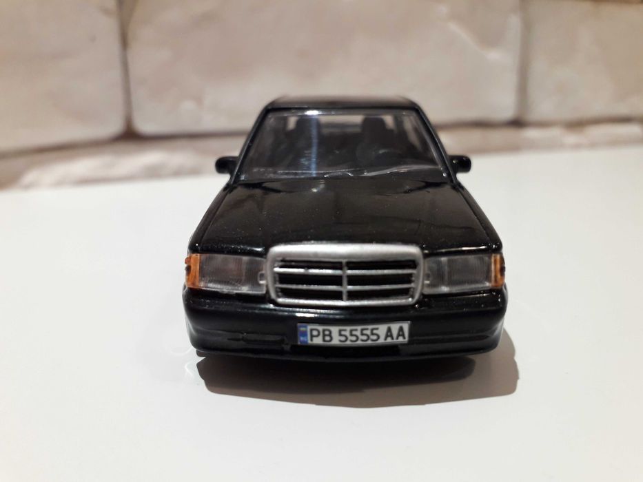 1:43 Mercedes-Benz 190 - с рег. номер по избор - за колекция и подарък