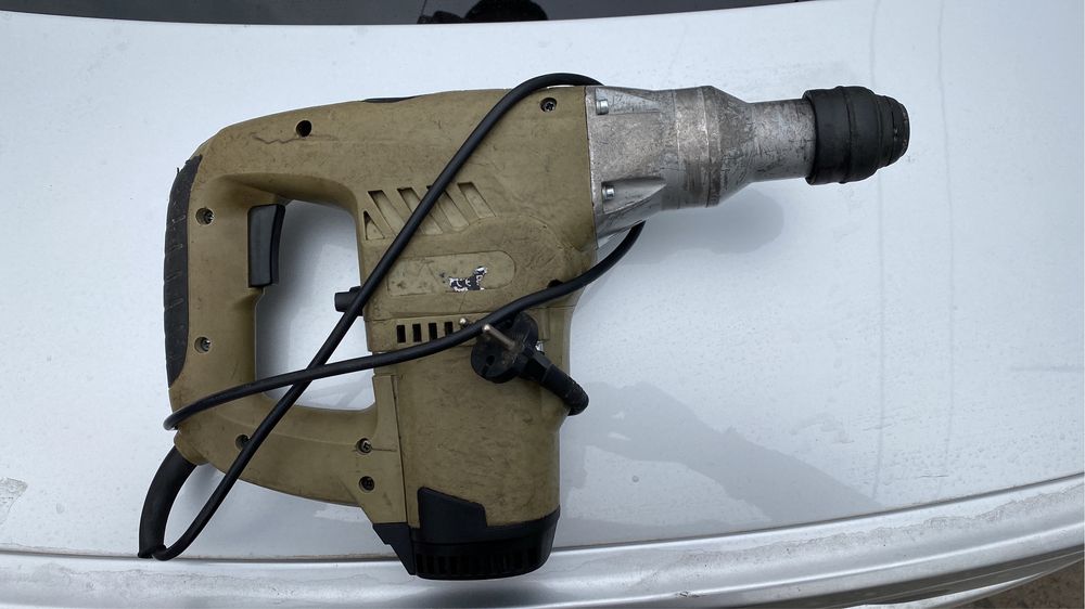 CROWN перфоратор 850w