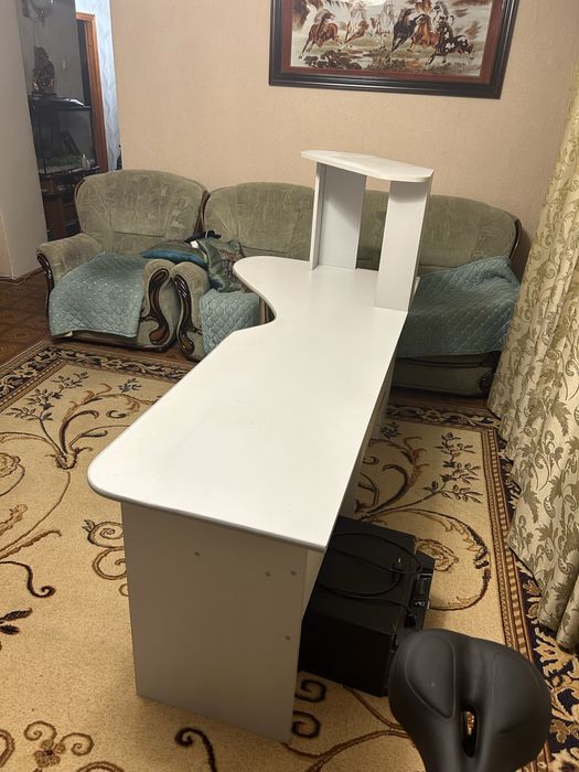 Продам стол компьютерный