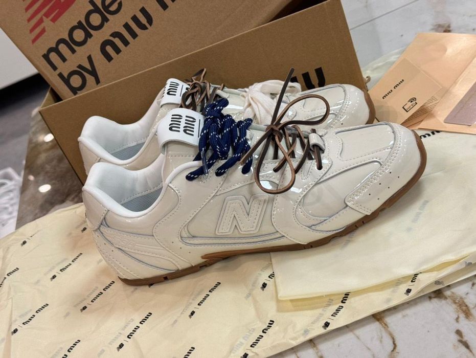 Adidasi New Balance x Miu Miu