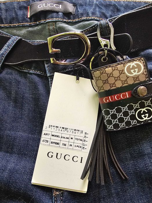 Gucci дънки нови