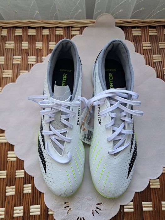 Ghete fotbal Adidas predator
