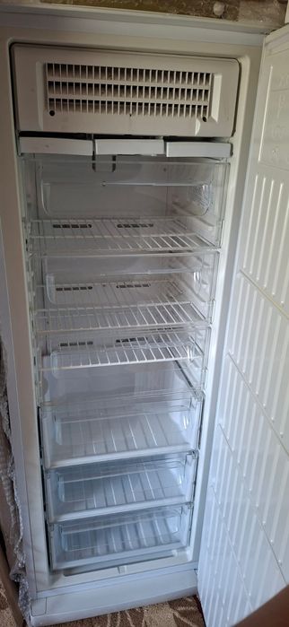Продам морозильник