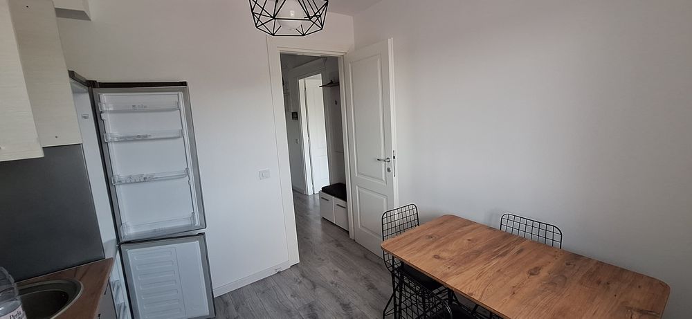 Închiriez apartament