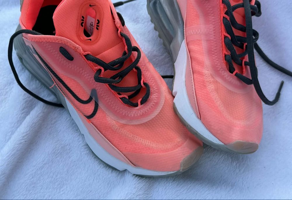 Nike Air Max 2090  Lava Glow Розови 38.5 момер