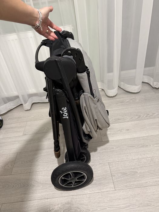 Carucior Joie Versatrax 3 in 1 + sac carucior Nuna cadou