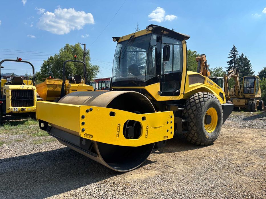 Cilindru compactor terasamente BOMAG BW 212 D-5, 12 tone, 2015