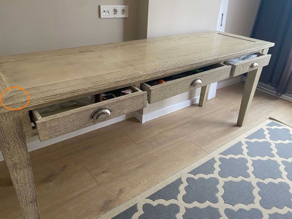 Продавам тоалетка от масивно дърво.