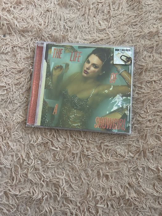 Срочно продам проигпыватель и диск