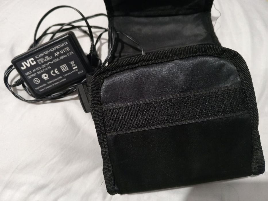 Очень мощный зум камера JVC GZ-MG330 Everio — 30GB памяти компактная ц