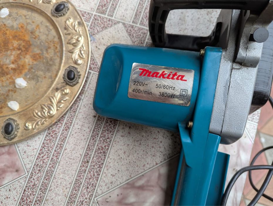 Продам пилу электрическую