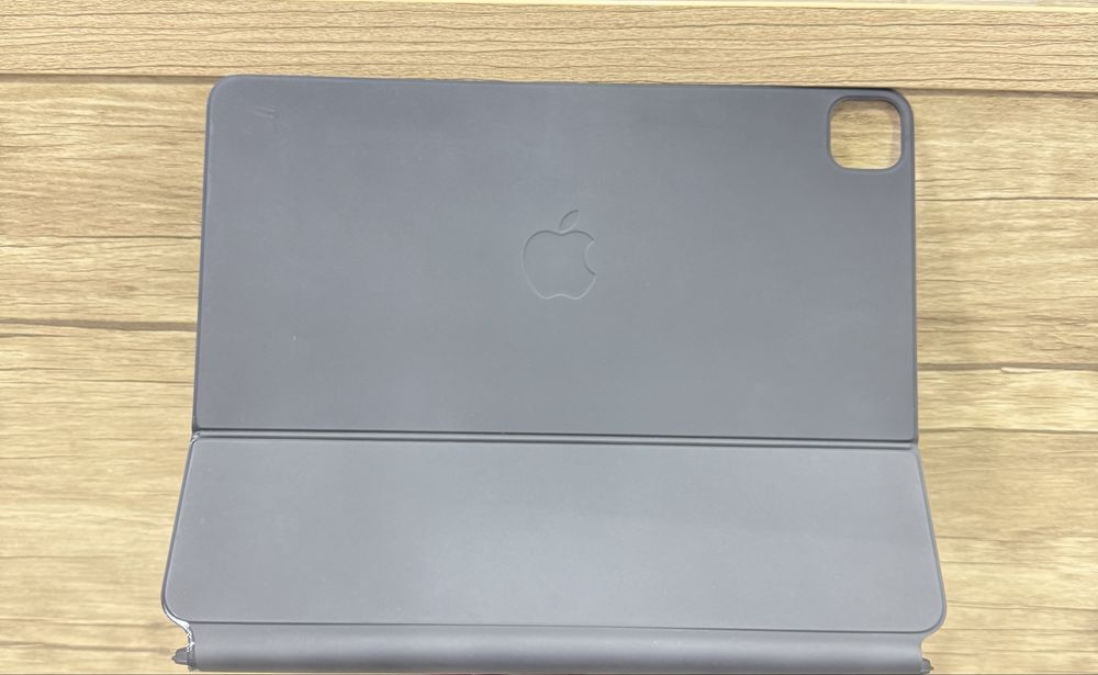 Prodam Idyal MagicKeyboatd 12.9 Pro