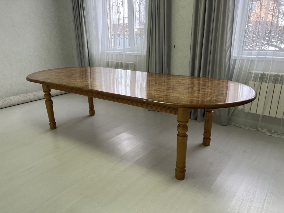 Гостевой стол, очень красивый