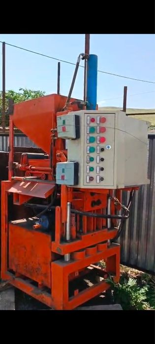 Станок для производства лего кирпича