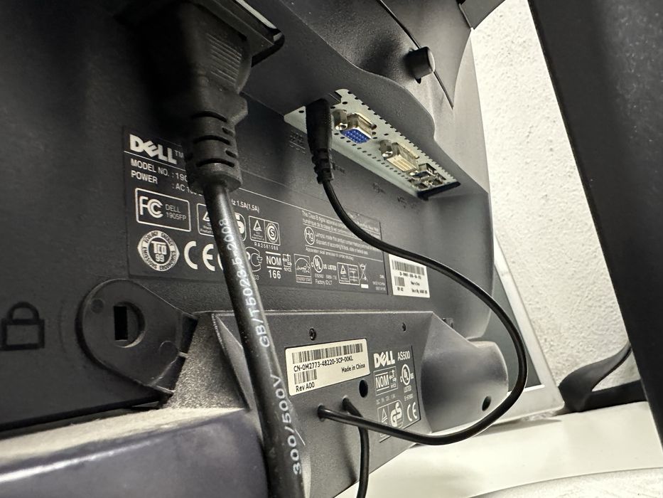 Монитор Dell 1905FP