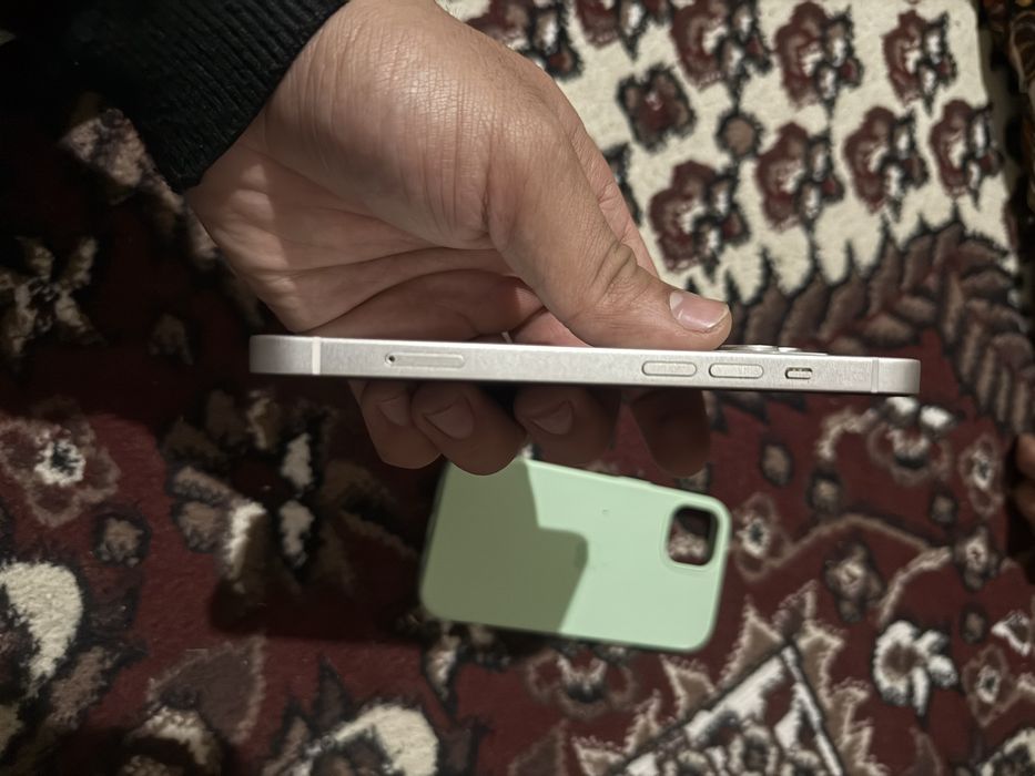 IPhone 13 document karobka