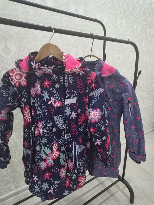 Продам курточки на флисе.