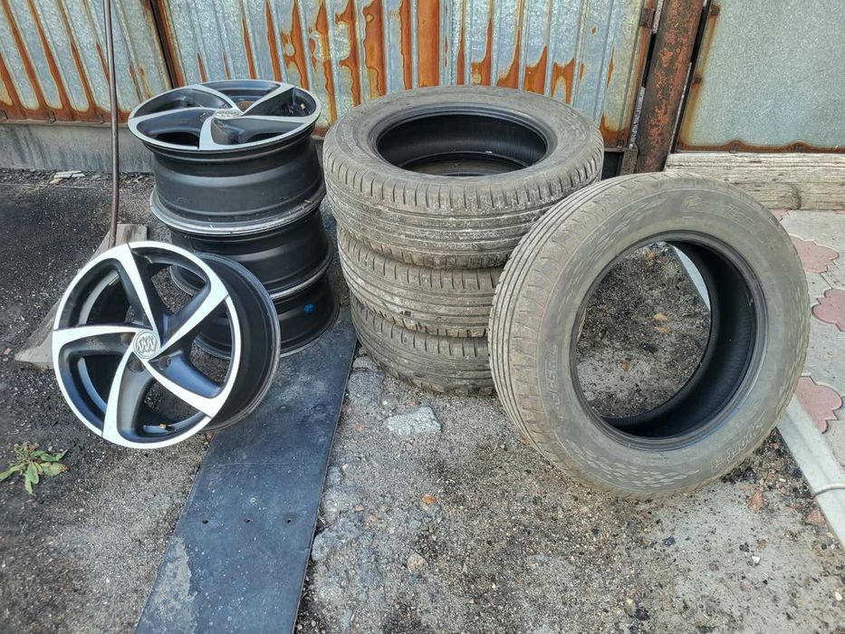 Продам шины с дисками R16