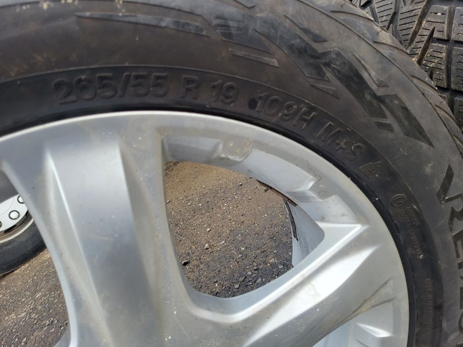 Vând 4 cauciucuri  cu genți 265/55/R19 M+S