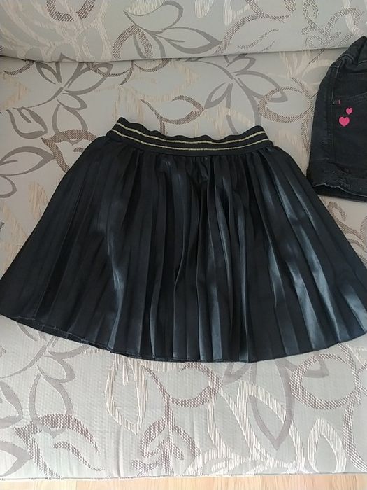 Лот летни дрехи за момичета в отлично състояние са 4-5 год.