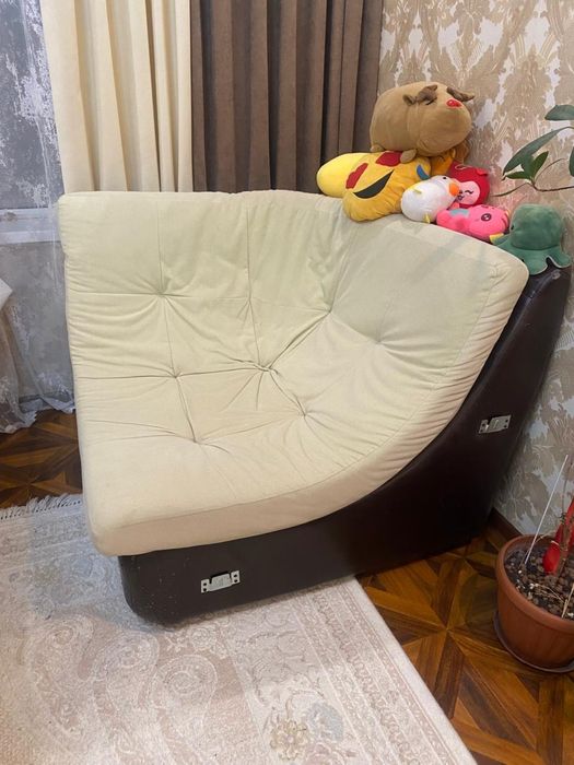 Бесплатно отдам диван