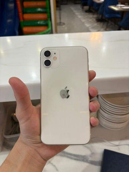 Белый Айфон 11 в продаже