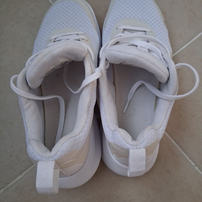 Дамски бели обувки NIKE