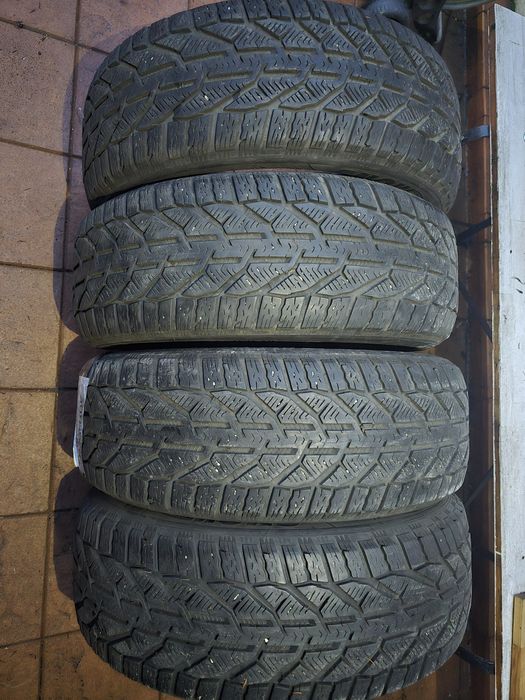 Anvelope 205/60 R16 RIKEN de iarna