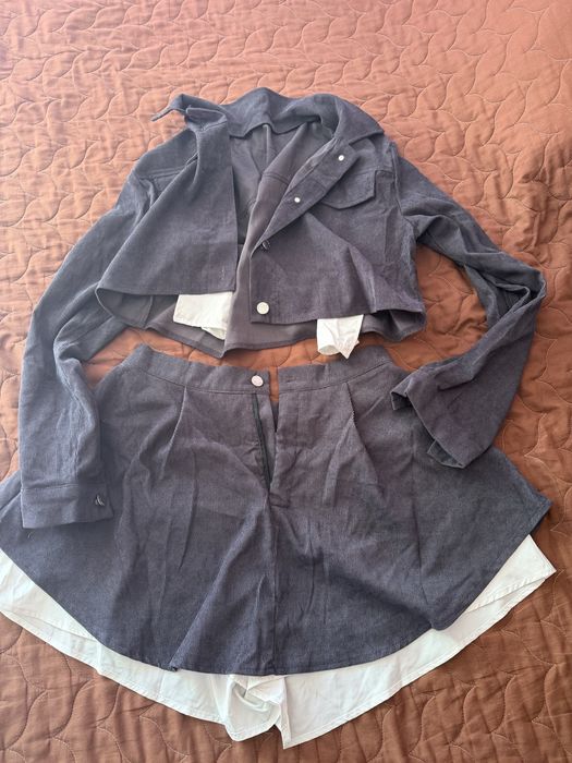 Дрехи размер М ( бели къси панталонки, гащеризони, комплекти)