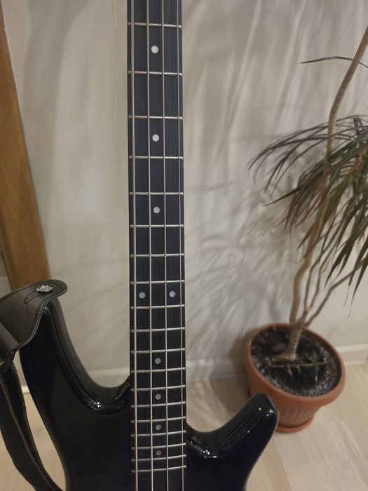 Ibanez GSR200-BK Black 4-струнна бас китара