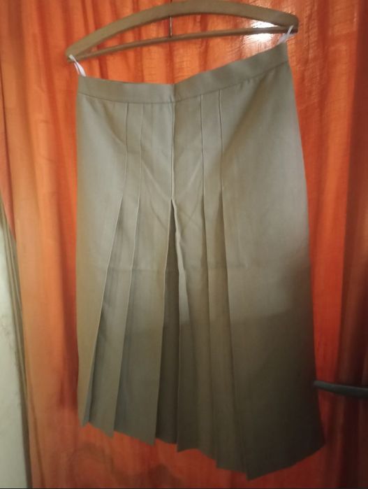 Продавам дамски поли