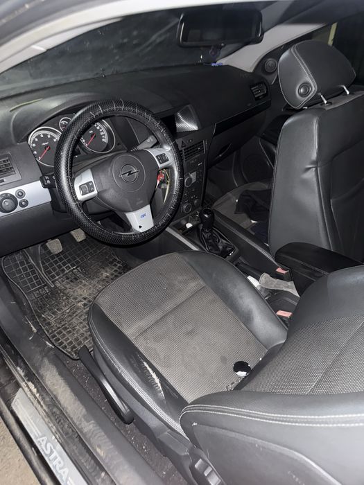 Dezmembrez opel astra h  gtc1.6 z16xep