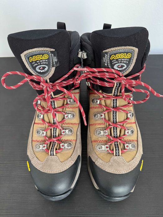 bocanci de trekking noi Asolo Fugitive GTX