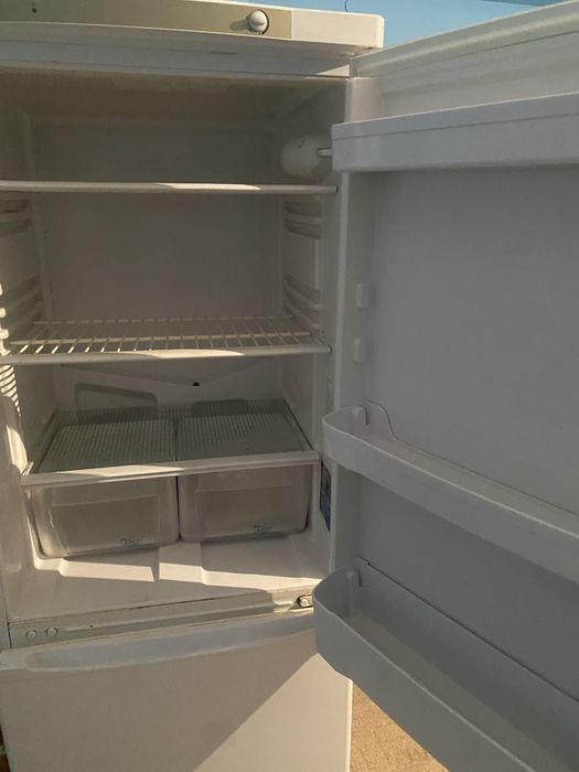 Холодильник by indesit