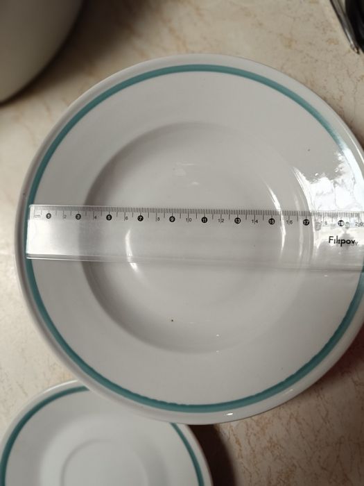 Порцеланови чинии