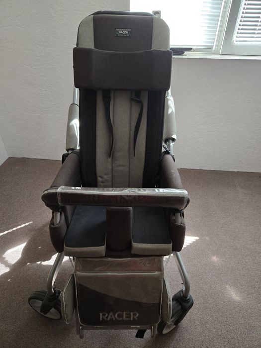 Продавам инвалидна количка.