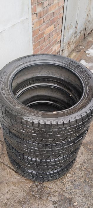 Продам комплект зимней резины 235/55/19